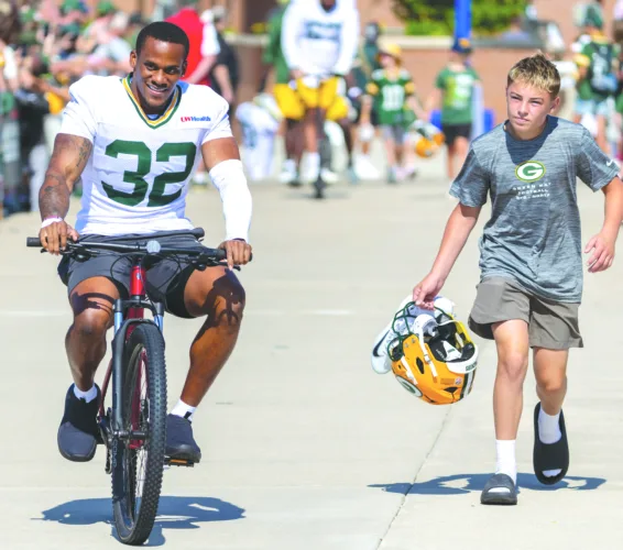 Packers’ Lloyd shows exuberance with happy backflip